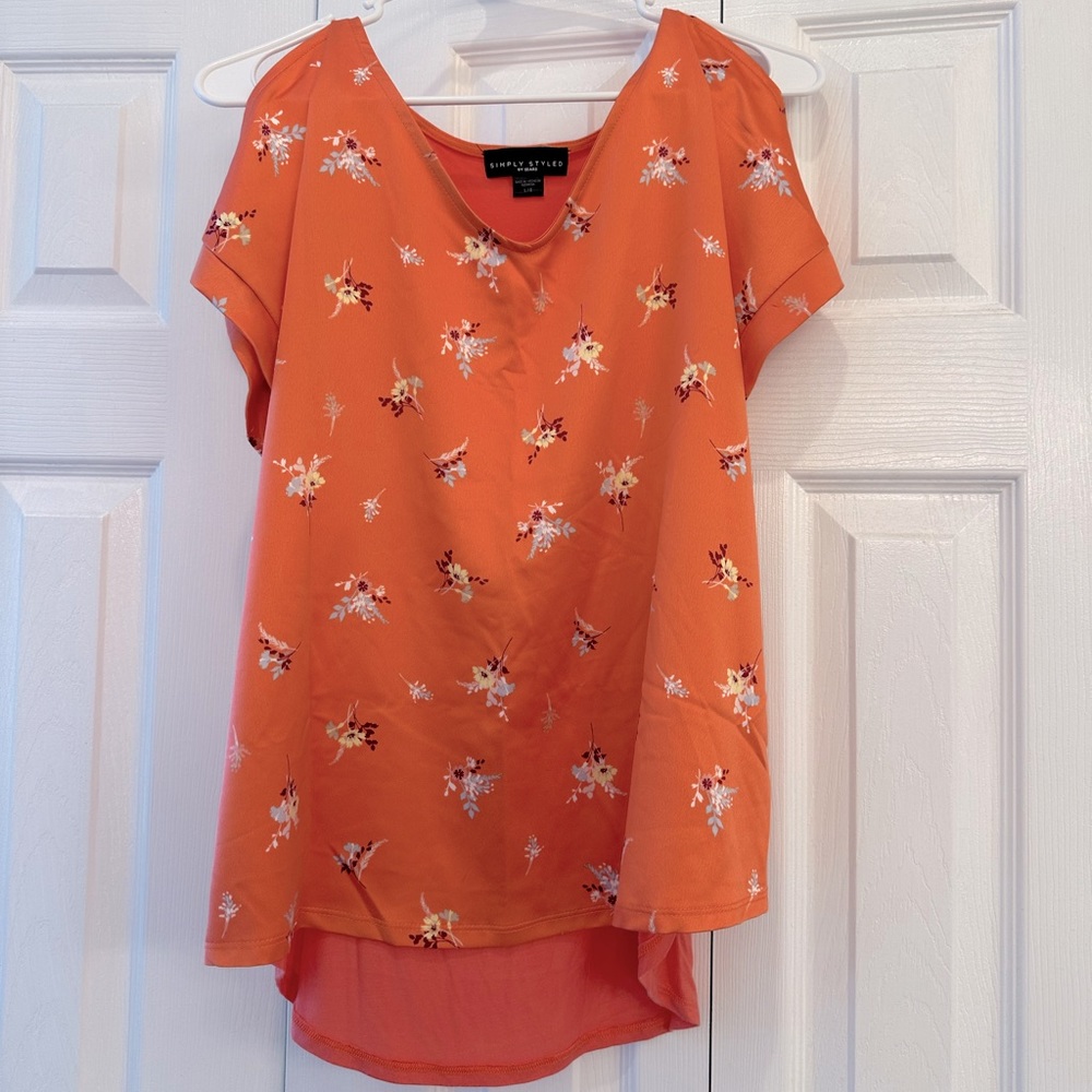 🦋3for$10🦋 Coral colored cold-shoulder top
